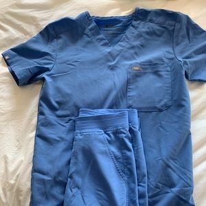 1 set XS FIGS Leon 2-pocket scrub w/ matching Axiom cargo scrub pants (XS/S)